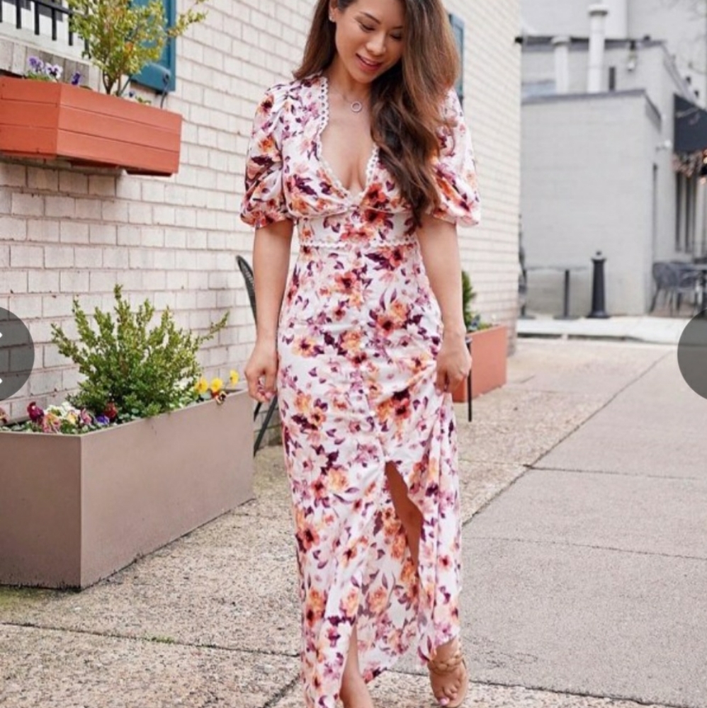 💮 NWT Lovely JustFab Crochet Trim Maxi Dress - Picture 2 of 14